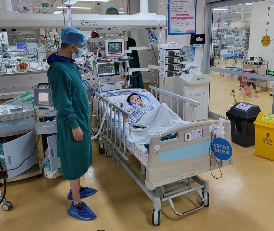 万载县跨省救护车出租公司